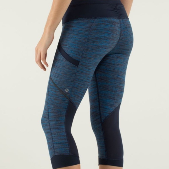 Lululemon Run For Fun Crop Inkwell 4 - Picture 1 of 7